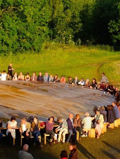 Table ronde dans le domaine de Tizé avec l'association Au Bout du Plongeoir