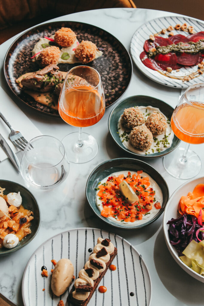 Monsieur Arthur à Rennes vous propose des plats cuisinés avec des produits locaux et de saison.